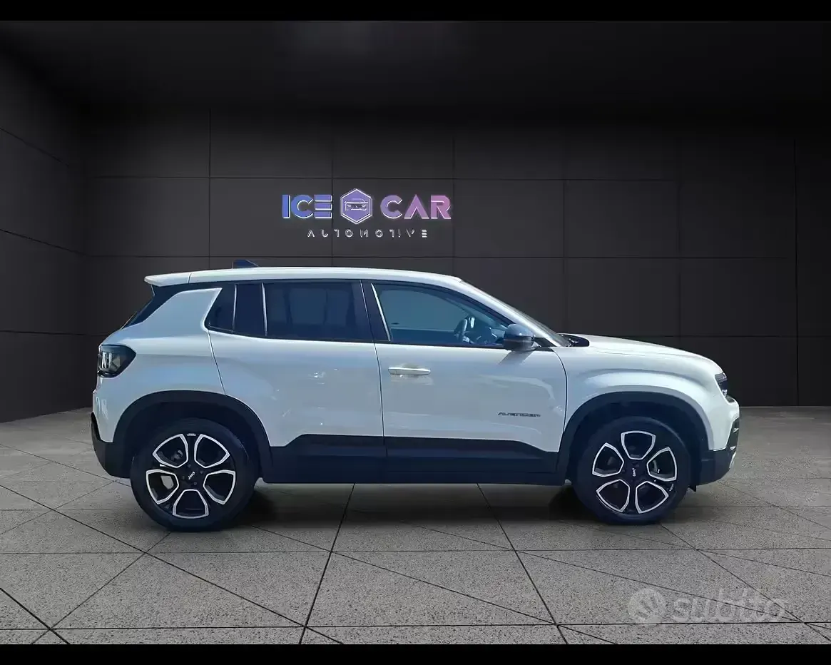 Usata Jeep Avenger Summit 101 CV (74 kW) 2025 Bianco SUV