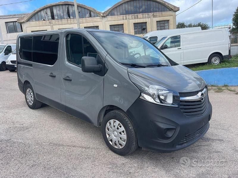 Usata Opel Vivaro S 125 CV (91 kW) 2017 Grigio scuro Monovolume