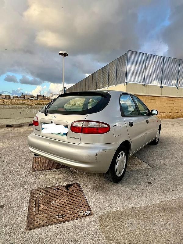 Usata Chevrolet Lanos 75 CV (55 kW) 2000 Grigio Berlina