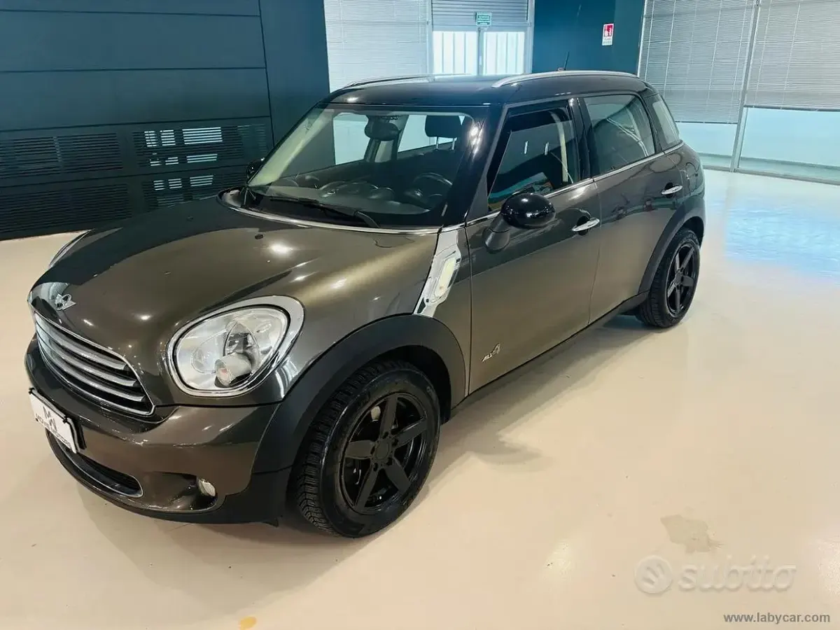 Usata Mini Cooper D Countryman Business 111 CV (81 kW) 2014 Grigio SUV