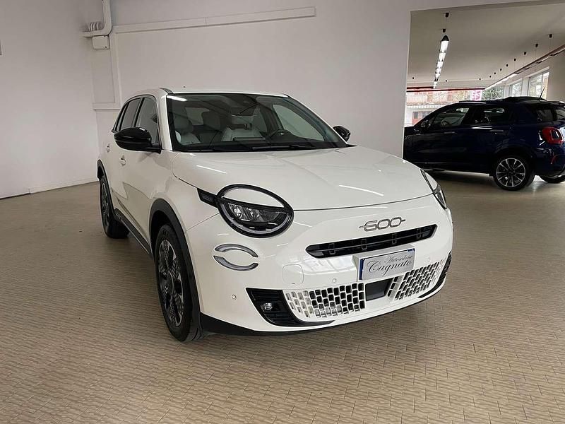 Usata Fiat 600 La Prima 110 CV (80 kW) 2025 Bianco SUV