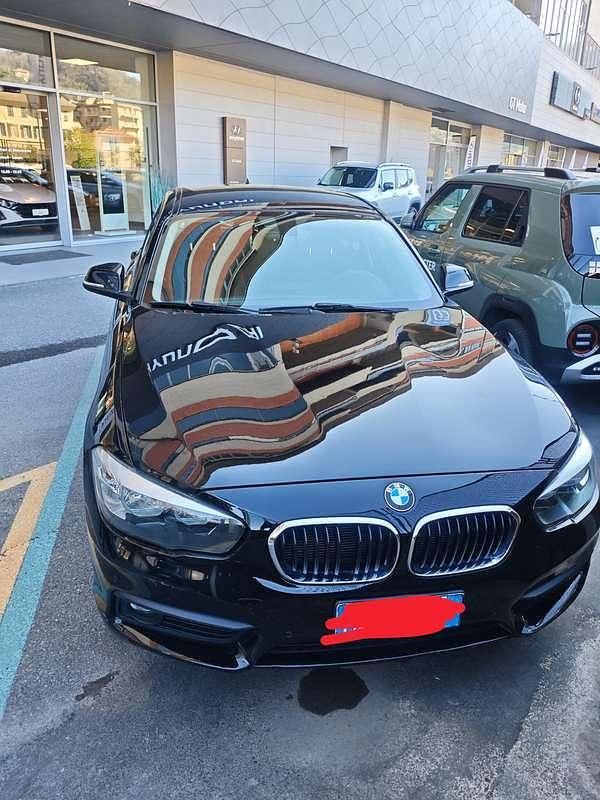 Usata BMW 118 Advantage 150 CV (110 kW) 2017 Nero Utilitaria