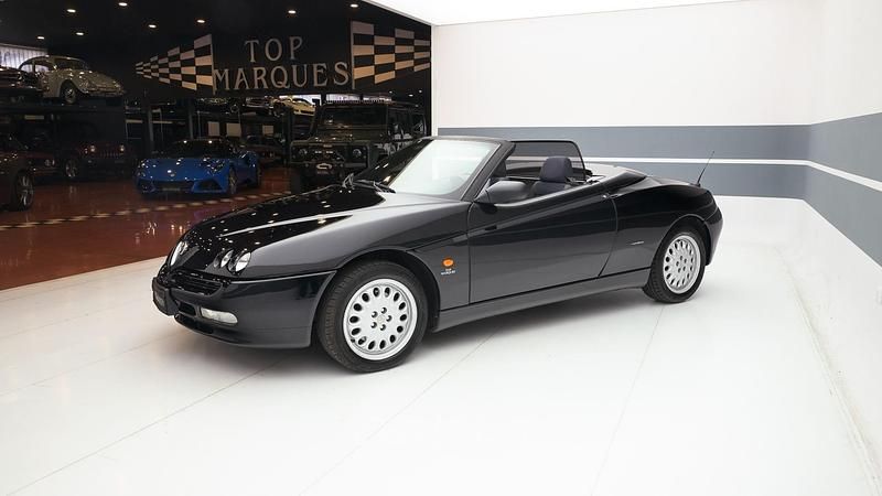 Usata Alfa Romeo Spider 144 CV (105 kW) 1999 Nero pastello Cabrio