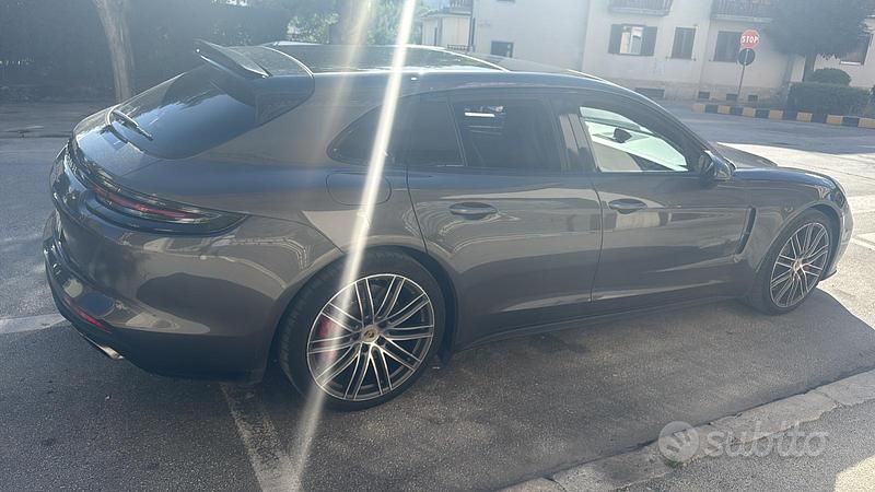 Usata Porsche Panamera Turbo 550 CV (404 kW) 2018 Grigio Berlina
