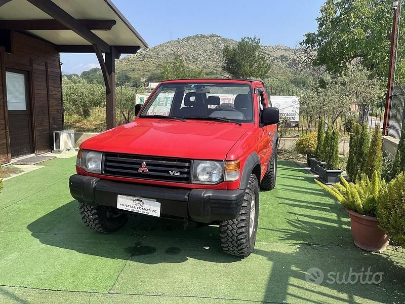 Usata Mitsubishi Pajero 100 CV (73 kW) 1991 Rosso SUV