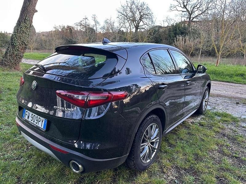 Usata Alfa Romeo Stelvio Executive 190 CV (139 kW) 2019 Nero SUV