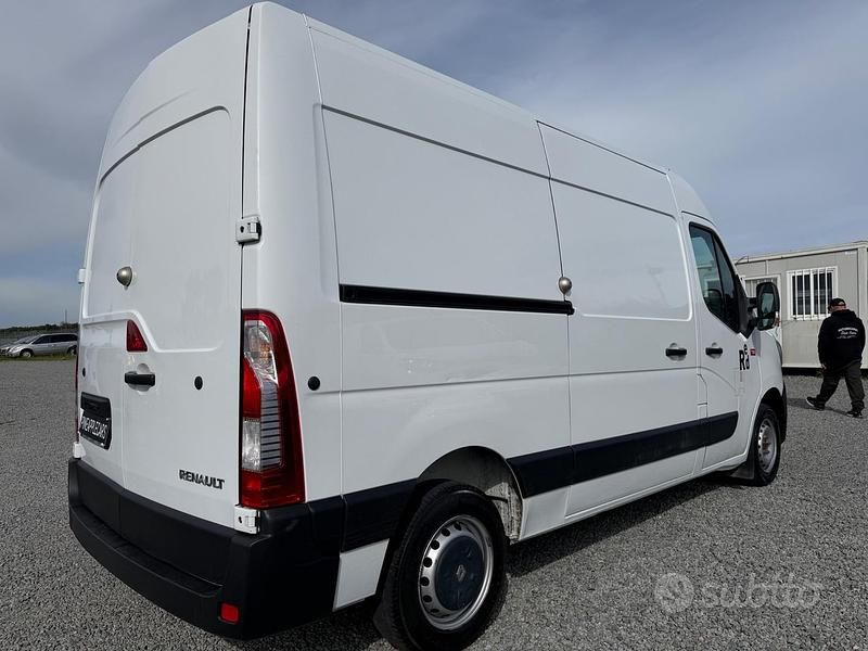 Usata Renault Master 145 CV (106 kW) 2020 Bianco Monovolume