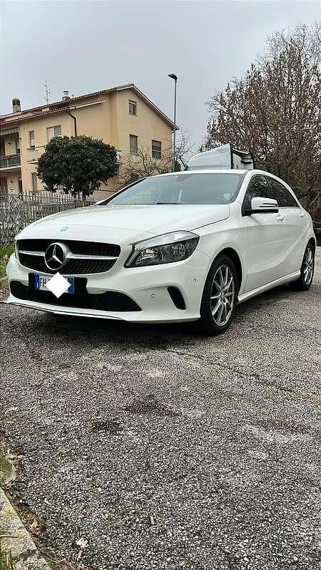 Usata Mercedes A180 109 CV (80 kW) 2016 Berlina