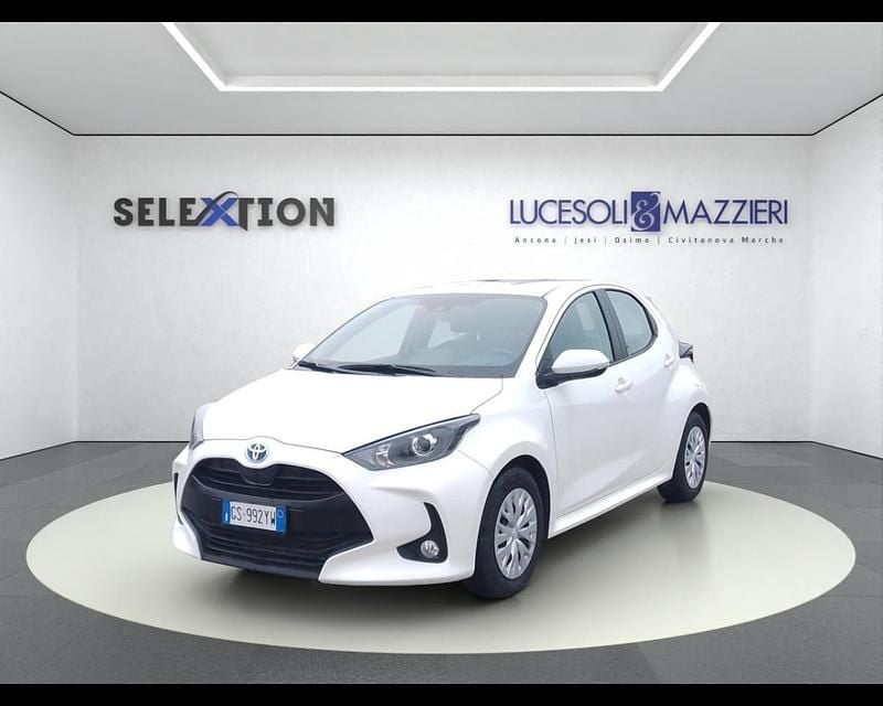 Bianco Usata 2024 Toyota Yaris Hybrid Business Edition Utilitaria | 19.500 € (Buon prezzo) - Immagine 1/4