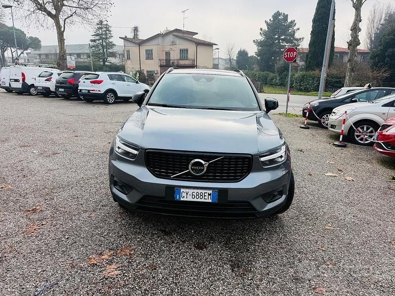 Usata Volvo XC40 R-Design 150 CV (110 kW) 2018 Grigio SUV