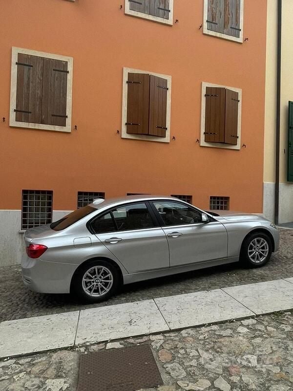 Grigio Usata 2016 BMW 316 Efficient Dynamics Tre volumi | 14.000 € (Cara) - Immagine 1/4