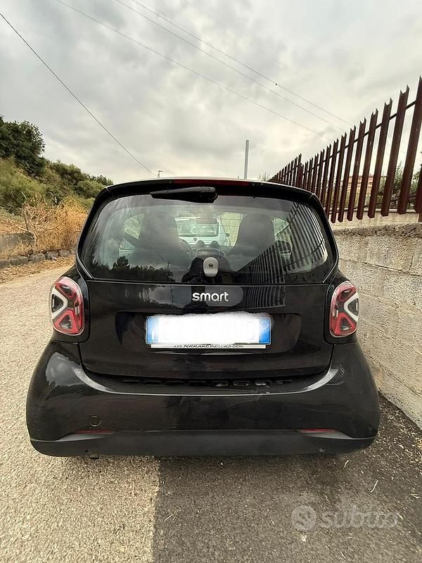 Usata Smart ForFour 90 CV (66 kW) 2018 Nero Utilitaria