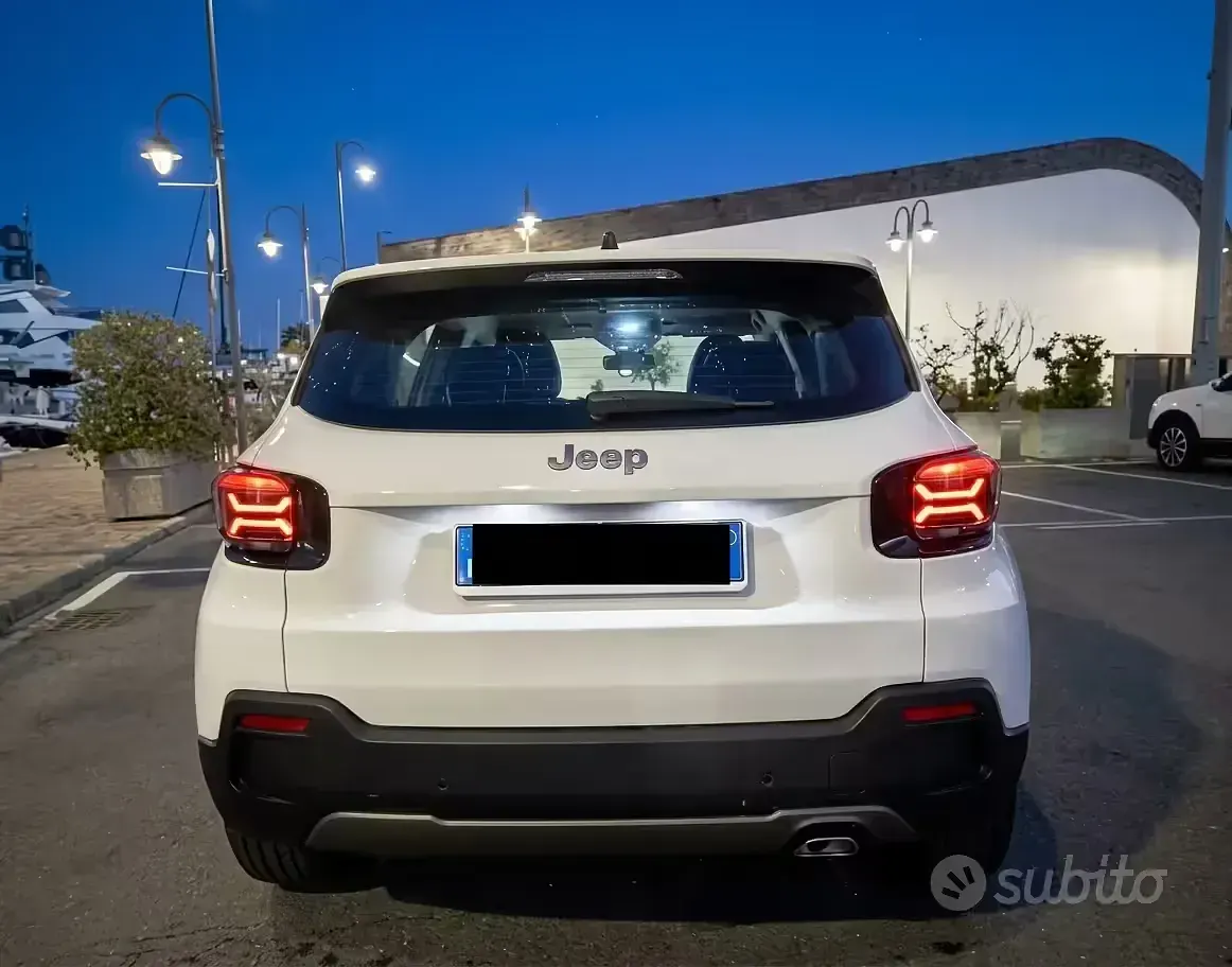 Usata Jeep Avenger Longitude 101 CV (74 kW) 2024 Bianco SUV