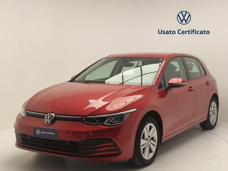 Usata VW Golf VIII Life 110 CV (80 kW) 2022 Rosso Utilitaria