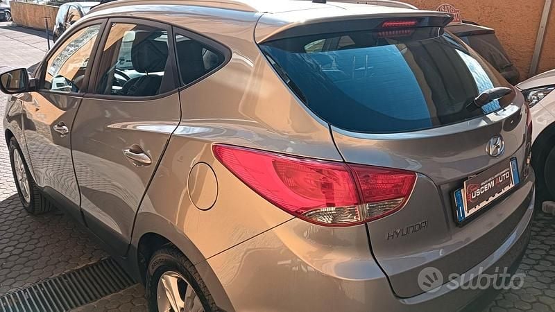Usata Hyundai ix35 Classic 136 CV (100 kW) 2011 Grigio SUV