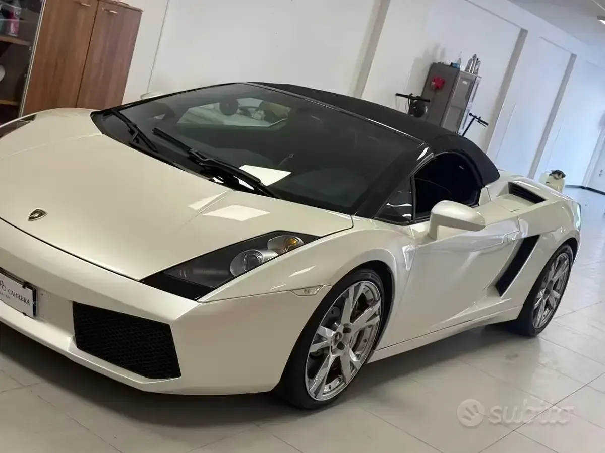 Usata Lamborghini Gallardo 519 CV (381 kW) 2006 Bianco Cabrio