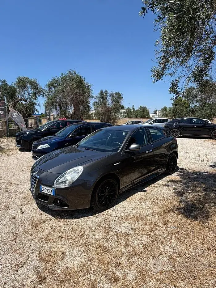 Usata Alfa Romeo Giulietta Distinctive 120 CV (88 kW) 2010 Grigio Utilitaria