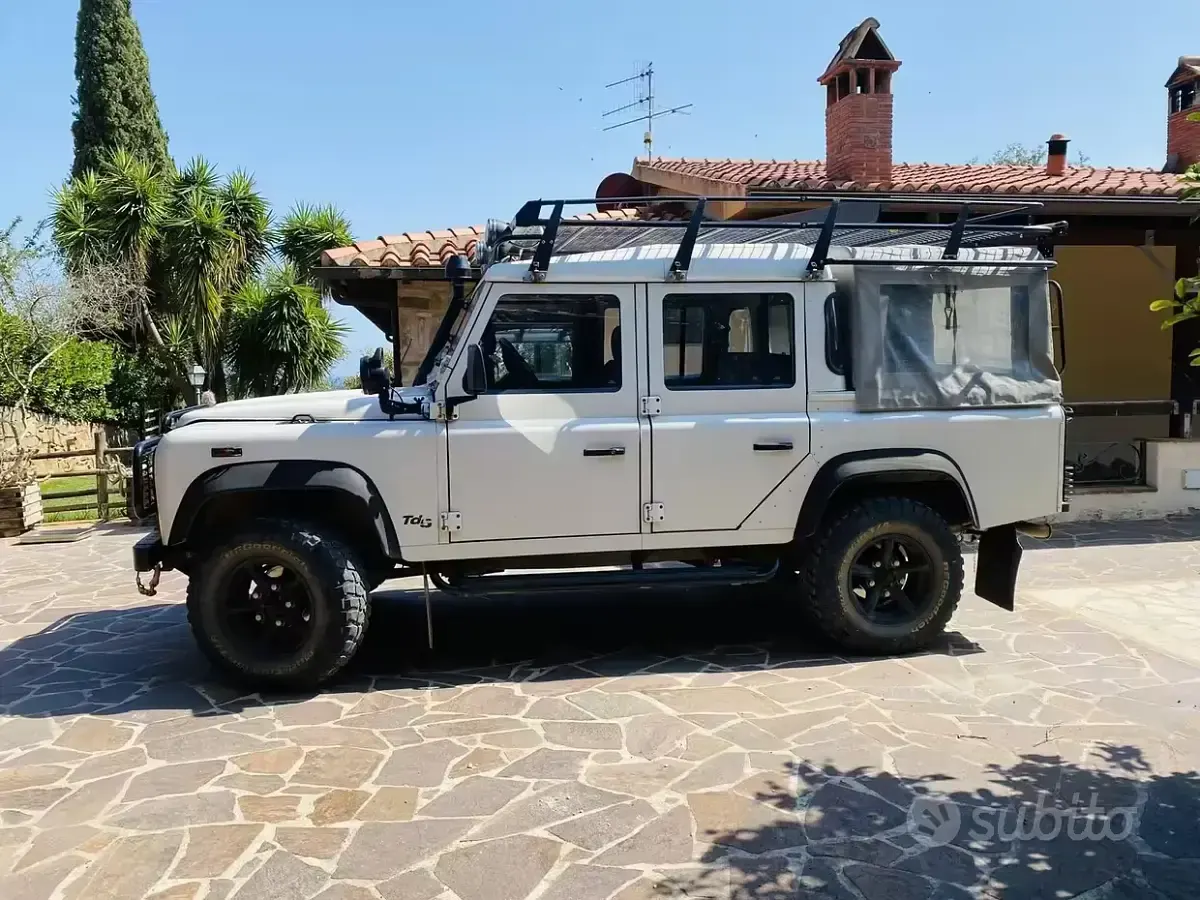 Usata Land Rover Defender 122 CV (89 kW) 2001 Bianco Cabrio