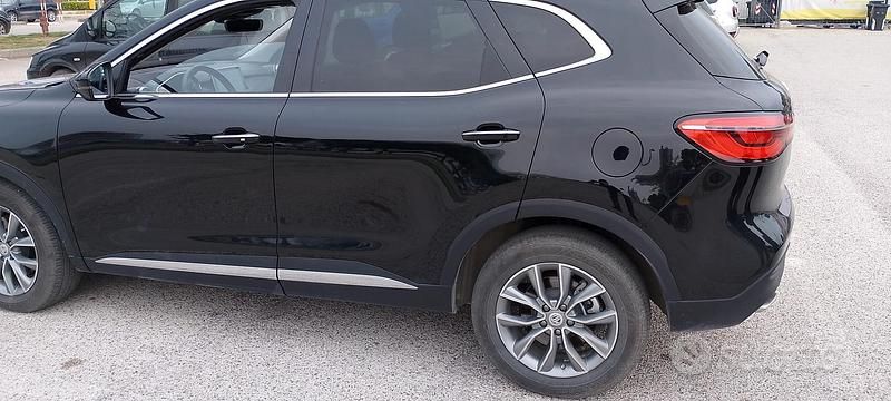 Usata MG HS 162 CV (119 kW) 2022 Nero SUV