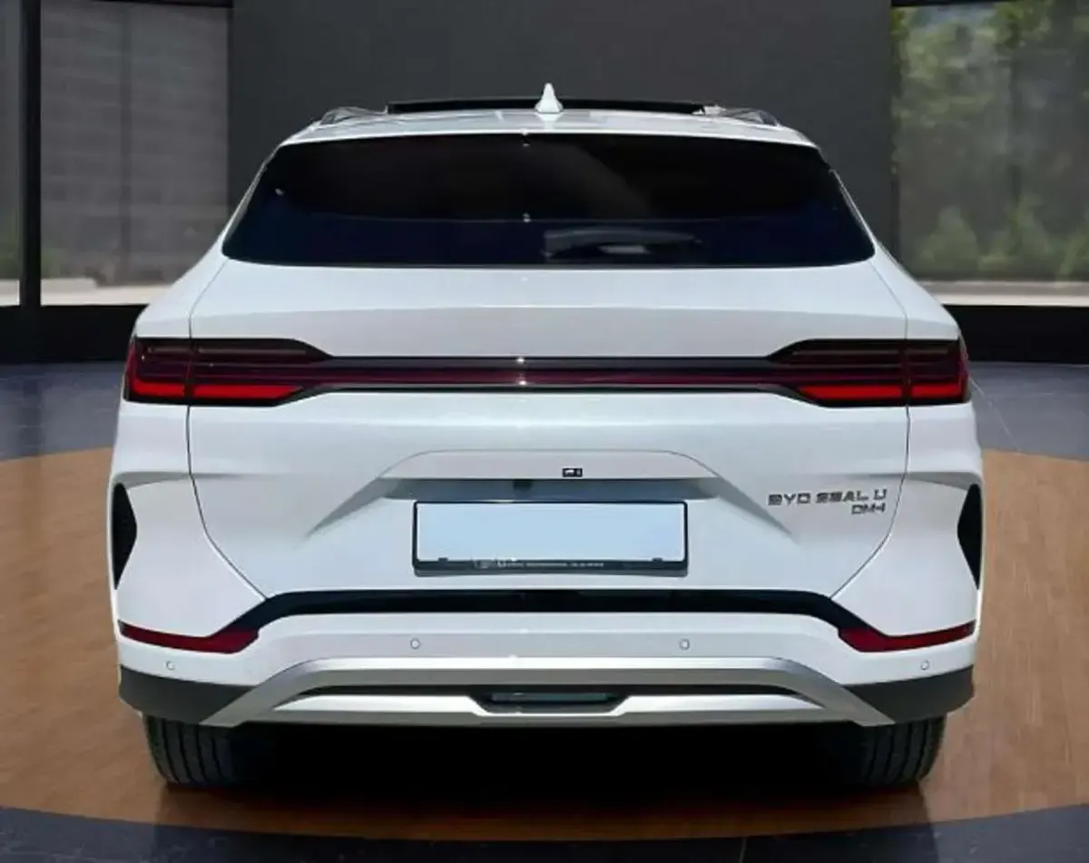Usata BYD Seal U Boost 218 CV (160 kW) 2025 Snow white SUV