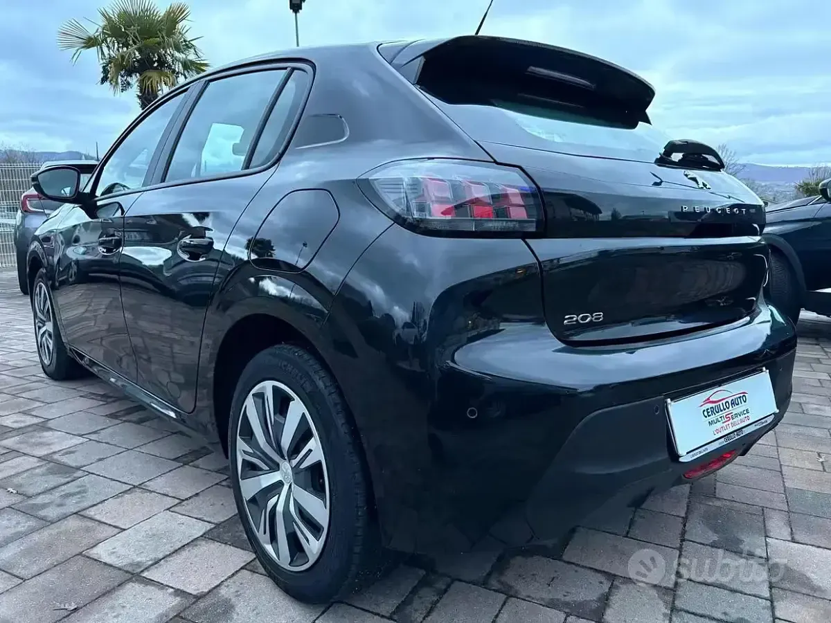 Usata Peugeot 208 102 CV (75 kW) 2020 Nero Utilitaria