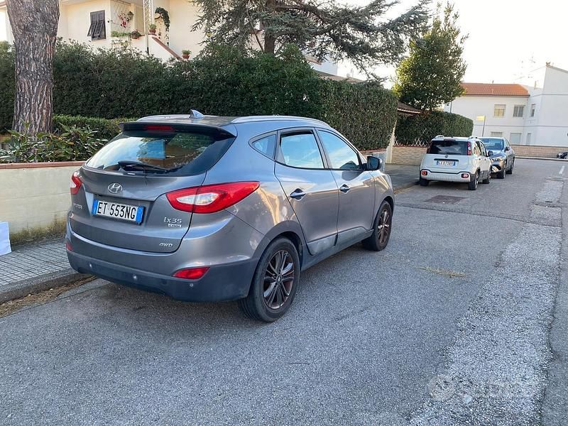 Usata Hyundai ix35 163 CV (119 kW) 2014 Grigio SUV
