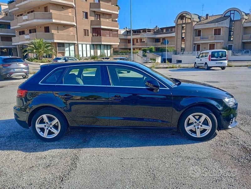 Usata Audi A3 Business 116 CV (85 kW) 2019 Nero Berlina