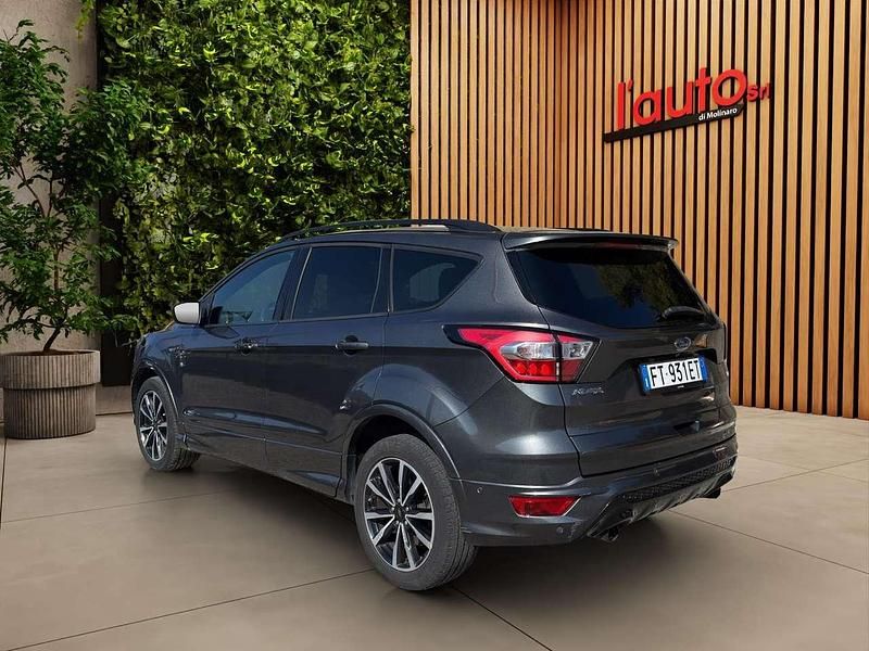 Usata Ford Kuga ST-Line 120 CV (88 kW) 2018 Grigio SUV
