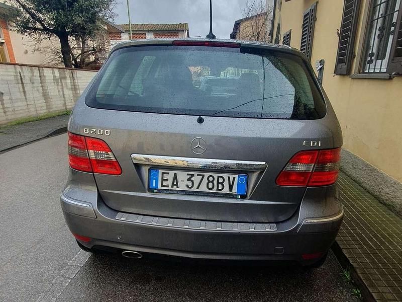 Usata Mercedes B200 Premium 140 CV (102 kW) 2010 Grigio Monovolume