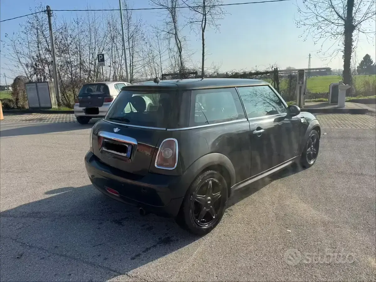 Usata Mini Cooper 120 CV (88 kW) 2008 Nero Utilitaria
