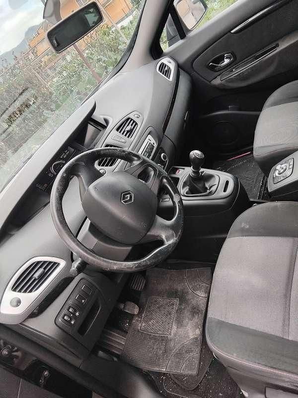 Usata Renault Scénic III 110 CV (80 kW) 2013 Monovolume