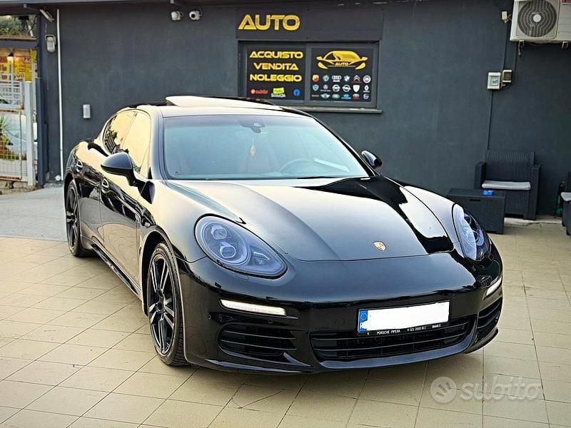 Nero Usata 2015 Porsche Panamera Tre volumi | 34.800 € (Buon prezzo) - Immagine 1/4