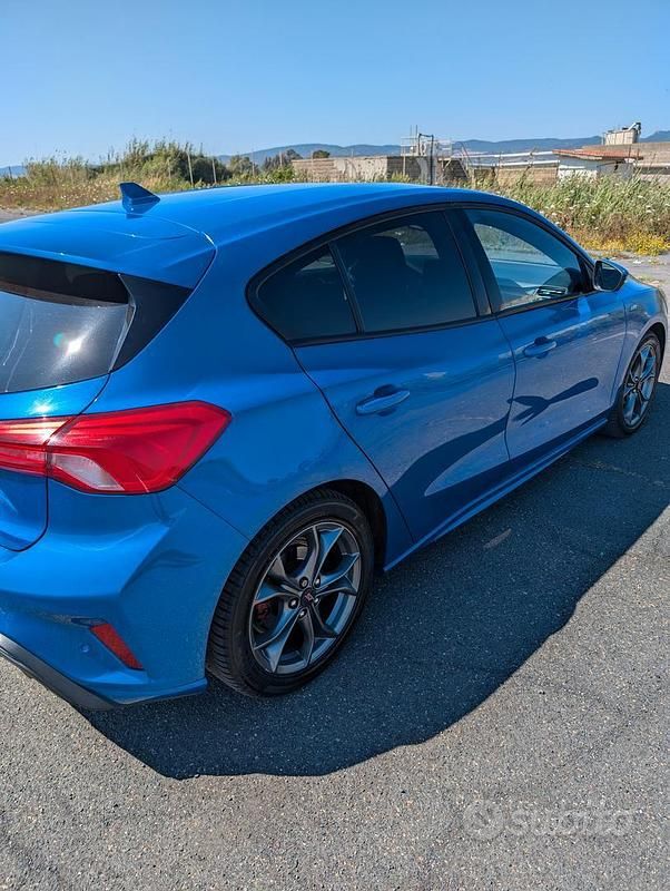 Usata Ford Focus ST-Line 125 CV (91 kW) 2021 Blu Berlina