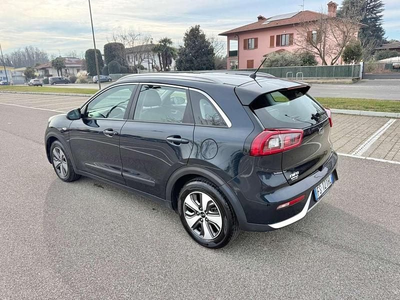 Usata Kia Niro Start 105 CV (77 kW) 2018 Grigio SUV