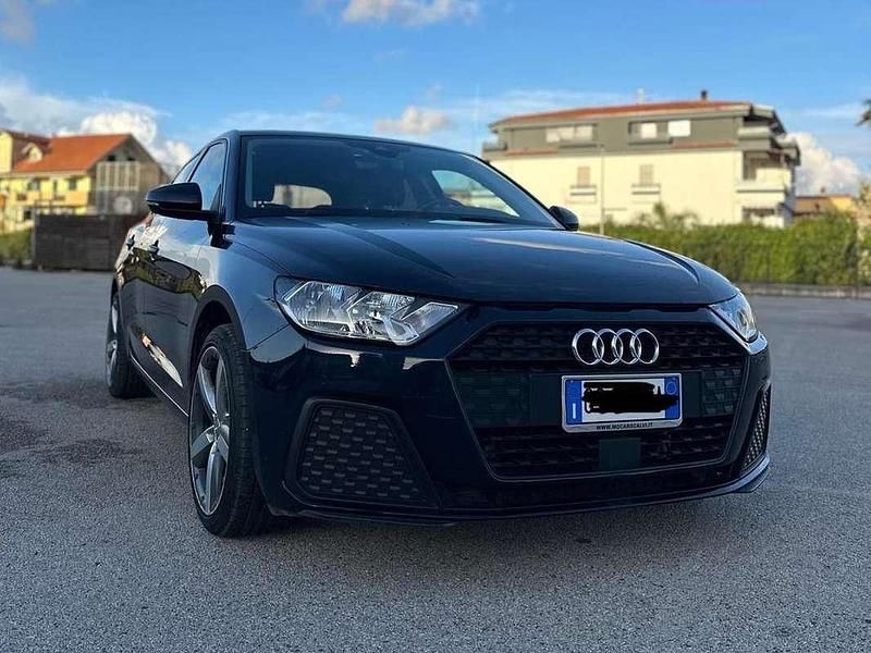 Blu/azzurro Usata 2021 Audi A1 Sportback Admired Due volumi | 20.900 € (Buon prezzo) - Immagine 1/4