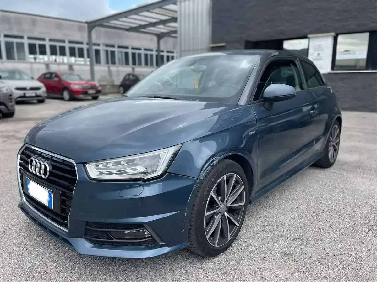 Käytetty Audi A1 Admired 88 HP (64 kW) 2016 Sininen Viistoperä