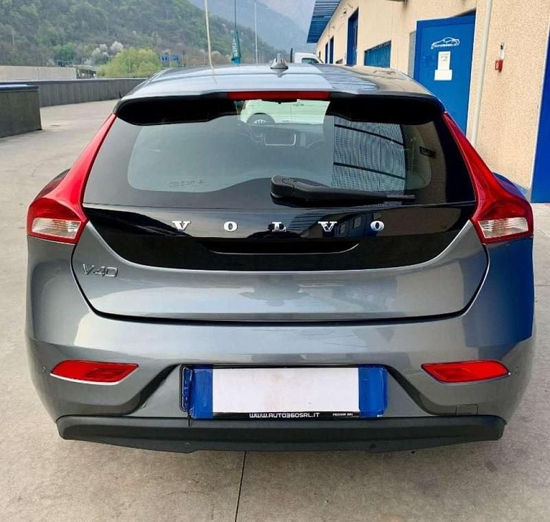 Usata Volvo V40 Kinetic 120 CV (88 kW) 2016 Antracite metallizzato Station wagon
