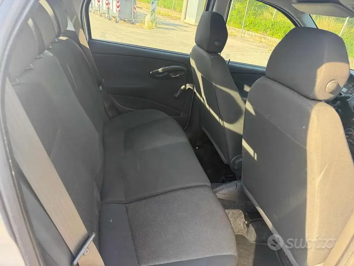 Usata Fiat Punto Dynamic 60 CV (44 kW) 2007 Grigio Utilitaria
