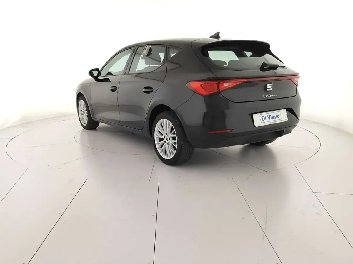 Usata Seat Leon Style 116 CV (85 kW) 2025 Nero midnight Berlina