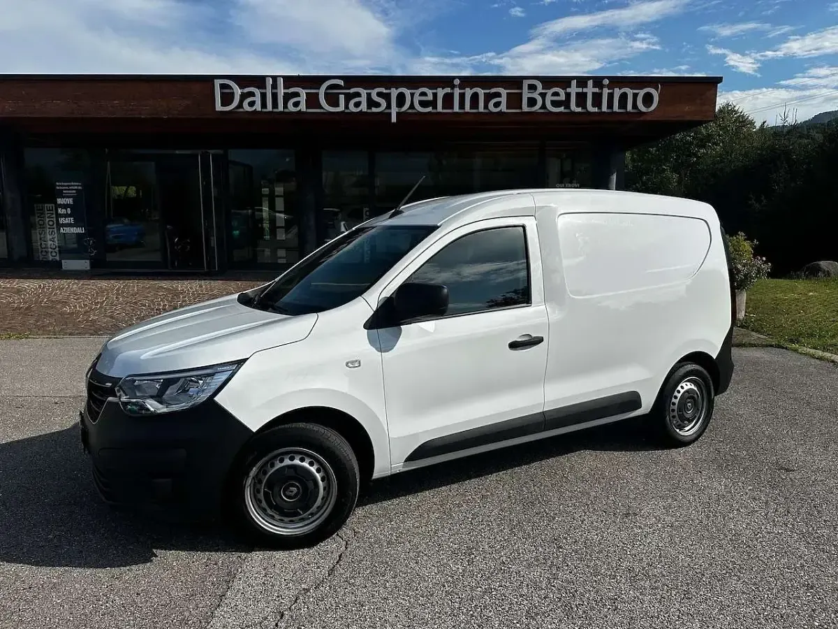 Usata Renault Kangoo 95 CV (69 kW) 2023 Bianco Monovolume