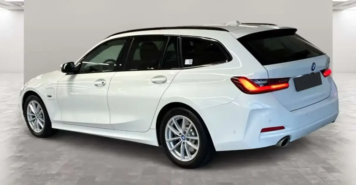 Usata BMW 330 292 CV (214 kW) 2023 Bianco Station wagon