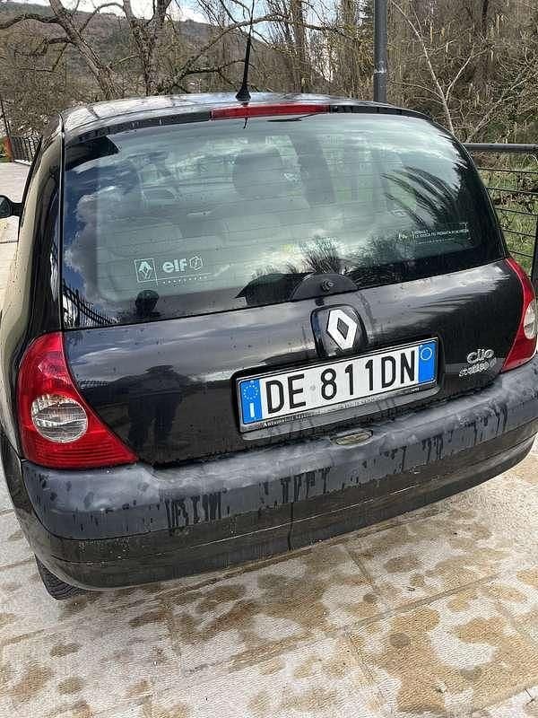 Usata Renault Clio II 54 CV (39 kW) 2006 Nero Berlina