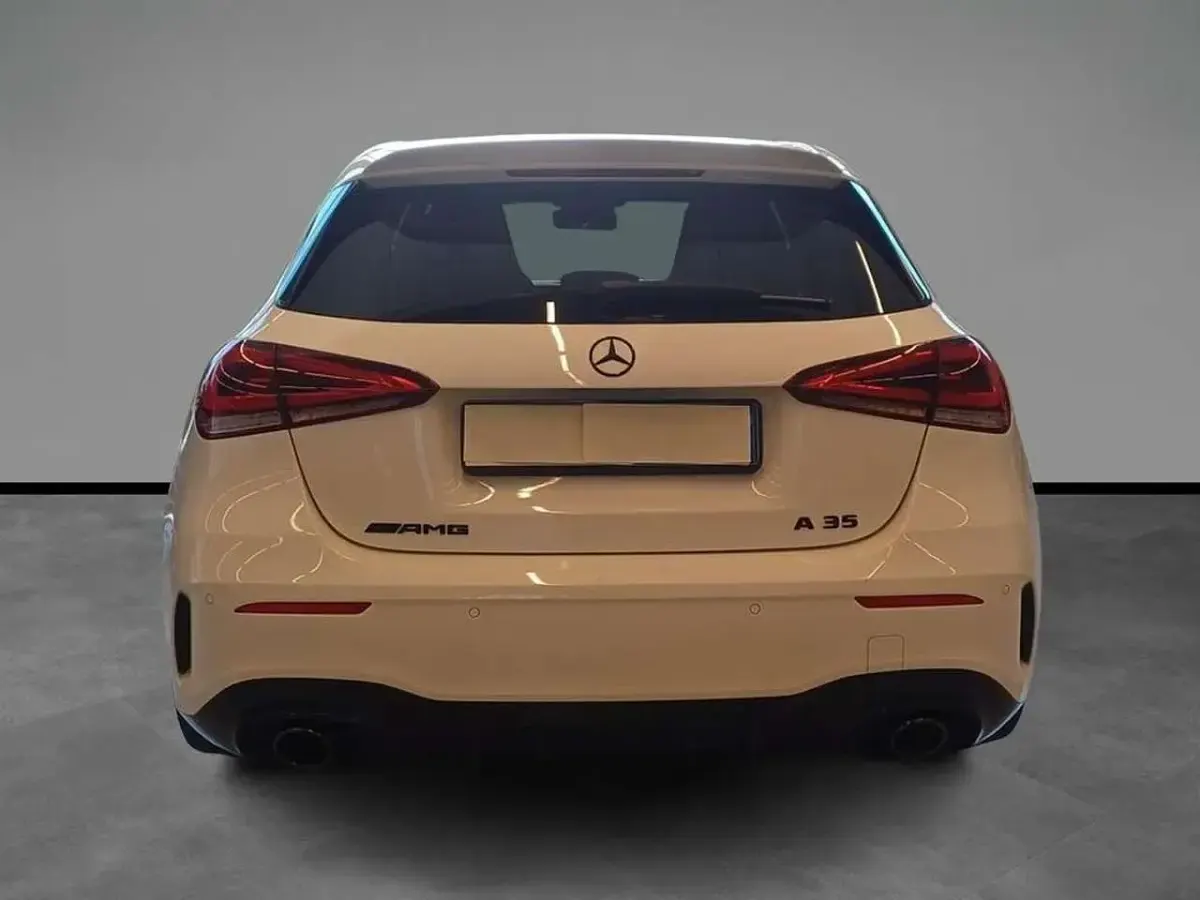Begagnad Mercedes A35 AMG AMG 306 HK (225 kW) 2019 Vit Sedan