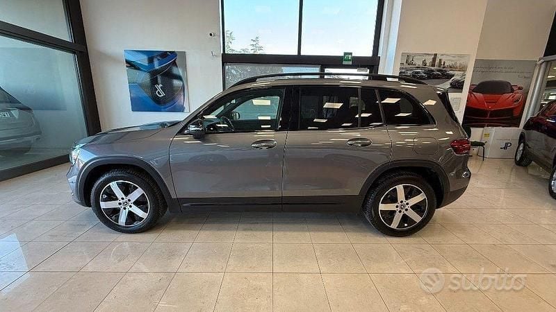 Usata Mercedes GLB180 116 CV (85 kW) 2020 Grigio SUV