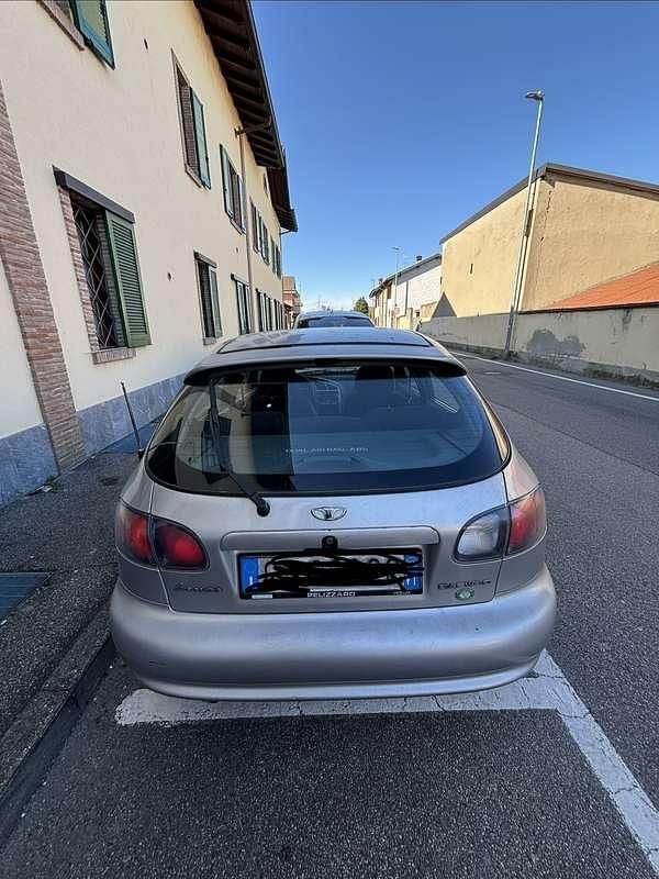 Usata Chevrolet Lanos SX 86 CV (63 kW) 2002 Grigio Berlina