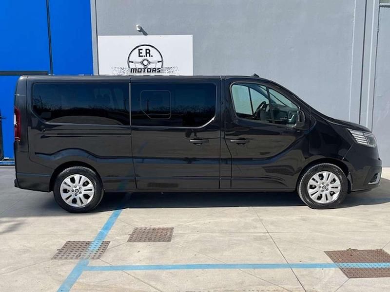 Usata Renault Trafic Authentique 150 CV (110 kW) 2024 Nero metallizzato Monovolume