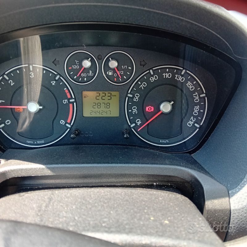 Usata Ford Fiesta 68 CV (50 kW) 2007 Grigio Utilitaria