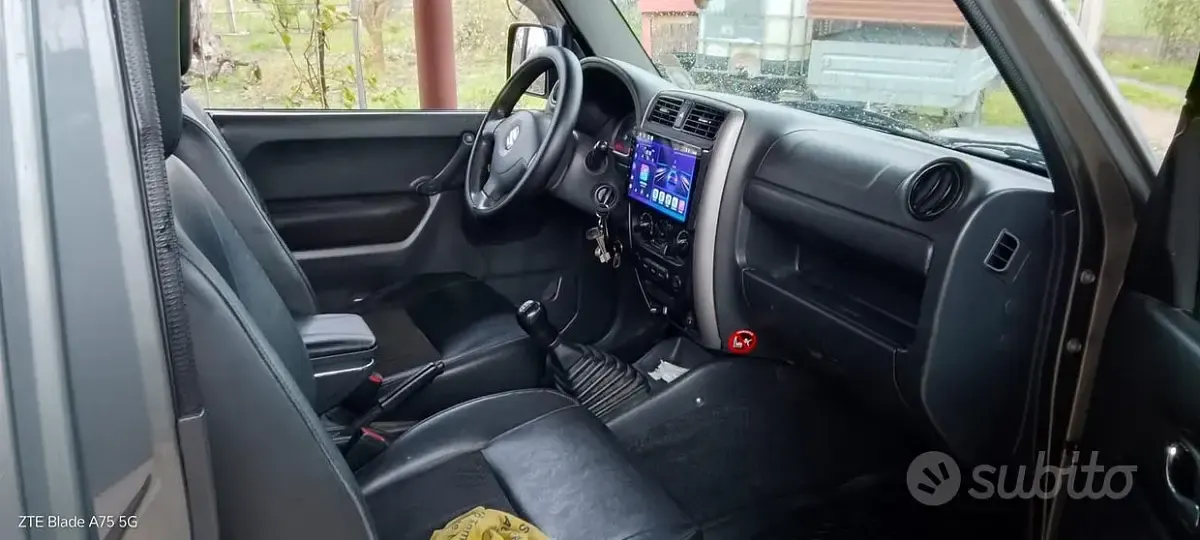 Usata Suzuki Jimny 65 CV (47 kW) 2006 Grigio SUV
