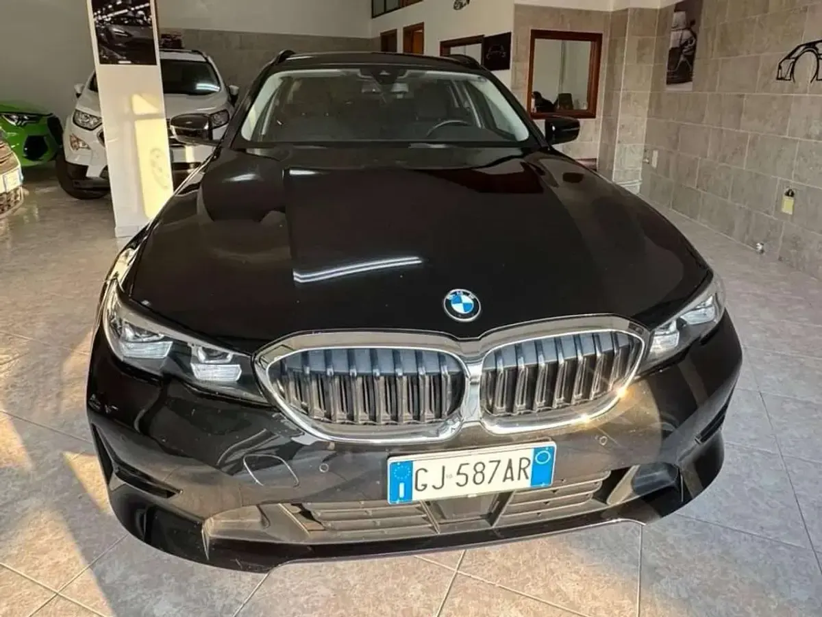 Usata BMW 318 Advantage 150 CV (110 kW) 2022 Nero Station wagon
