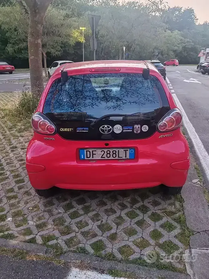 Usata Toyota Aygo 68 CV (50 kW) 2007 Rosso Utilitaria
